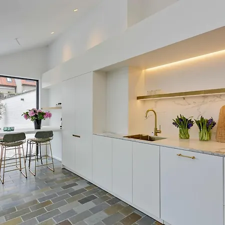 Beautifully Renovated House For 8 Persons With Sunny-garden In Värdshus