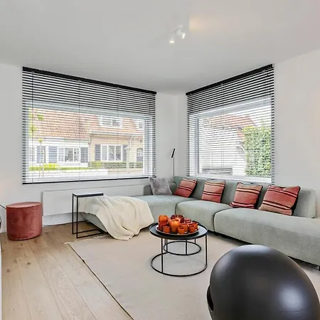 Beautifully Renovated House For 8 Persons With Sunny-garden In Värdshus
