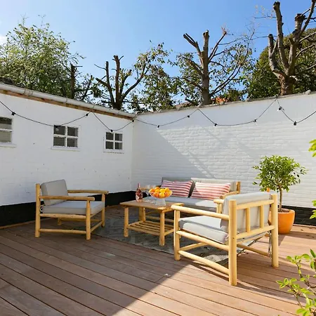 Beautifully Renovated House For 8 Persons With Sunny-garden In *