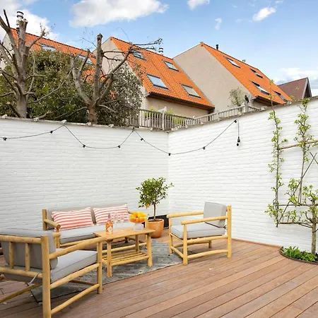 Beautifully Renovated House For 8 Persons With Sunny-garden In Estalagem