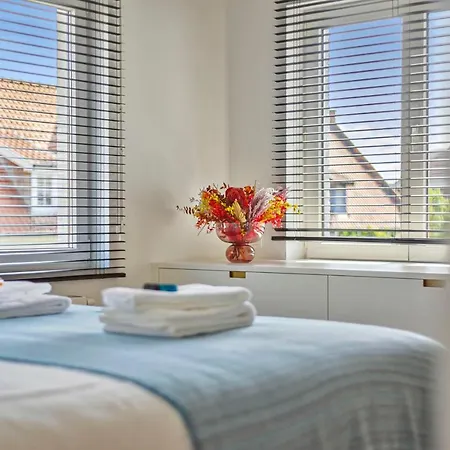 Beautifully Renovated House For 8 Persons With Sunny-garden In Värdshus *