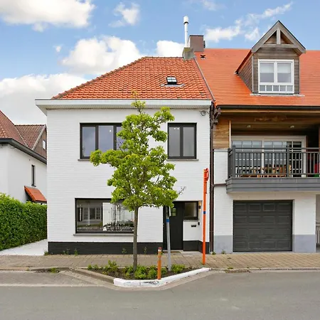 Beautifully Renovated House For 8 Persons With Sunny-garden In Knokke-Heist